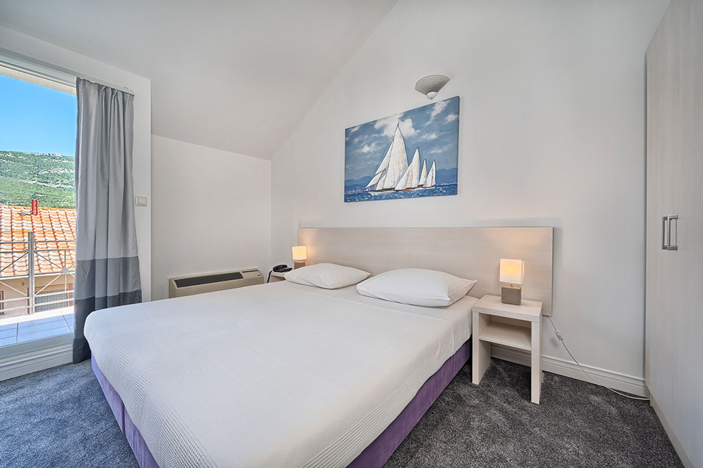 picture of a double room